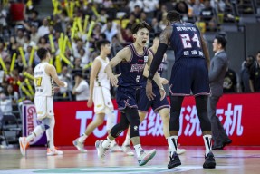 关于里程碑夜深圳男篮绝杀压哨；CBA季后赛国际比赛日刷纪录；震撼外界；心理建设被强调的信息虎扑足球